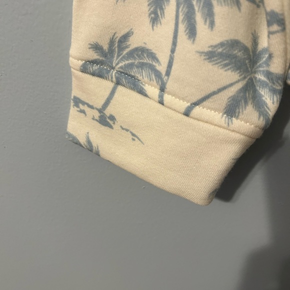 2 piece crop sweatshirt and shorts in size large. - Picture 9 of 12